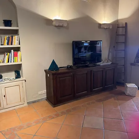 Casa Patrizia Nel Castello 로시냐노 마리티모