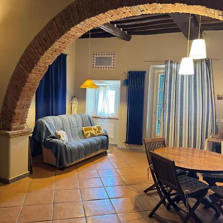 Casa Patrizia Nel Castello 로시냐노 마리티모